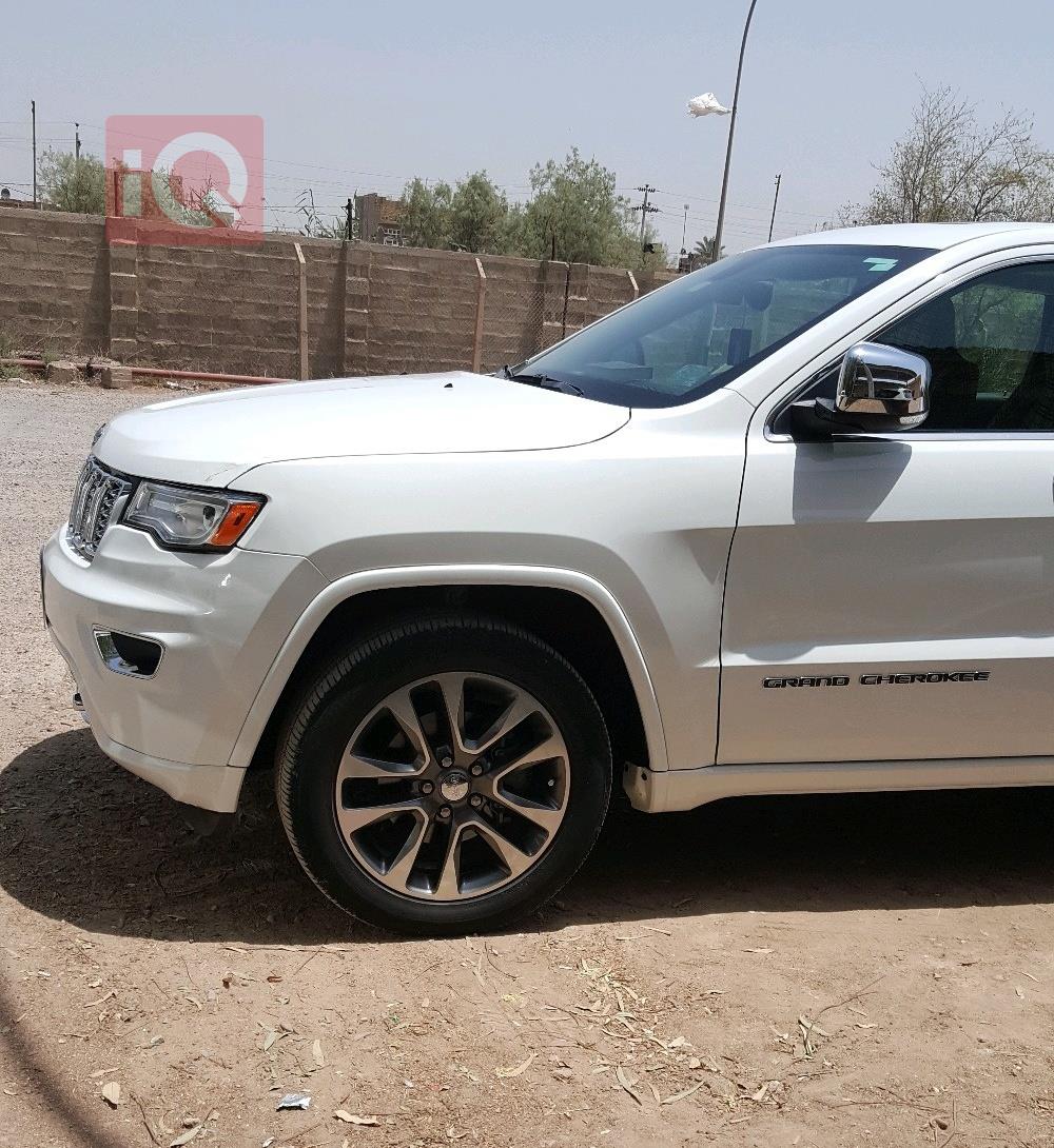 جیپ گراند شیرۆکی